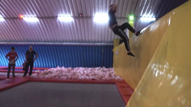 Батутный комплекс "Flight" (полёт) в городе Кисловодске. Спортивно-развлекательный центр.