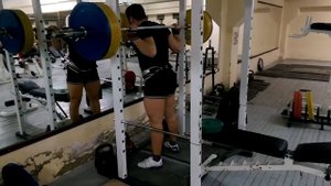 Присед на высокий стул 155 кг на 4