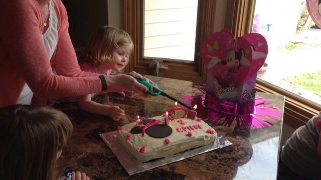 Happy 2nd birthday to Emmaline смотреть онлайн