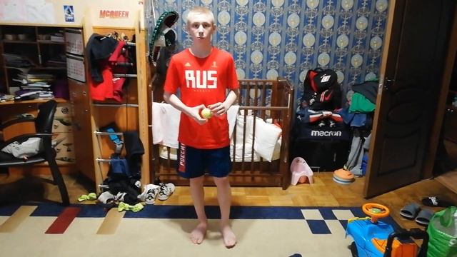 По просьбе подписчицы "Елена Милена" публикуем обучающее видео "как научиться чеканить мяч". смотреть онлайн