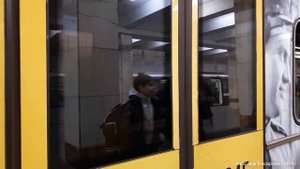 Поезд "Кино Победы" на станции "Молодёжная"