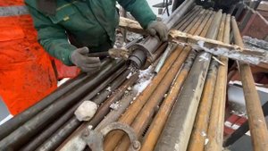 Процесс извлечения керна из двойной колонковой, разбираем снаряд!