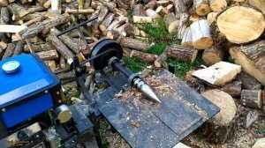 НА УЛИЦЕ ЖАРА, А МНЕ ДРОВА КОЛОТЬ... ВИНТОВОЙ ДРОВОКОЛ ДО МОТОБЛОКА В РАБОТЕ / FIREWOOD