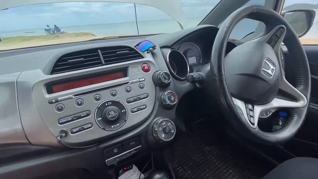 Авто в аренду на Маврикии-Хонда Fit смотреть онлайн