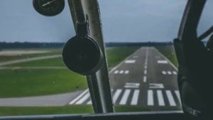 Почему самолеты летают на высоте 10 11 километров, почему не выше ниже Отвечает пилот самолета