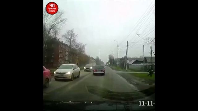 В Туле дети бросились под колеса машины смотреть онлайн
