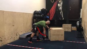 Тяга гантели к поясу в наклоне