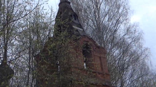 К заброшенной  Церкви Костромской области