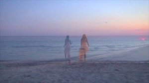 Танец у моря.