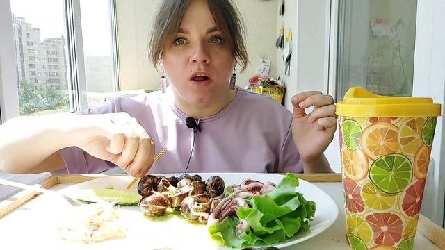Мукбанг улитки, щупальца кальмара, салат | Snail Mukbang, Squid Tentacles, Salad #фудблогер #мукбанг