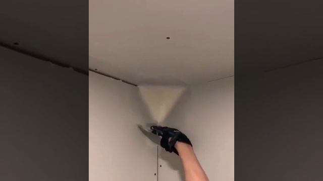 Лайфхак как сделать идеально ровные углы.

Мужские лайфхаки
