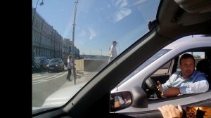 Конфликт на Литейном мосту с неадекватным водителем
