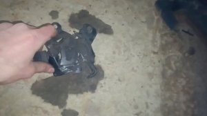 Volkswagen Golf 4. Устанавливаем капот