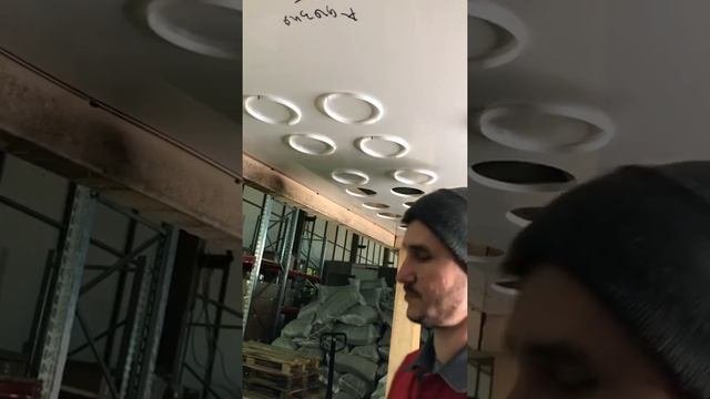 Вывертыш, кольцо для плотного пролегания ультратонкого светильника к натяжному потолку