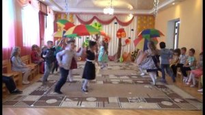 Танец с зонтиками в детском саду