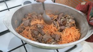 Плов с куриной печенью в утятнице