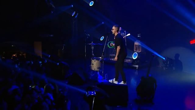 Группа Пицца - Тише (Live @ Известия Hall) (1).mp4 смотреть онлайн