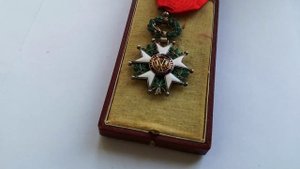 Орден Почетного Легиона 5 степени с интересным объемным венком. Франция. Артюс Бертран.