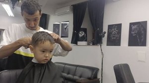 КАК ПОСТРИЧЬ РЕБЕНКА, ЕСЛИ ОН БОИТСЯ ?? ?