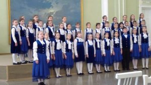 Ирина Чеботарёва. Песня "Девочка играет на рояле", слова В. Луговской.