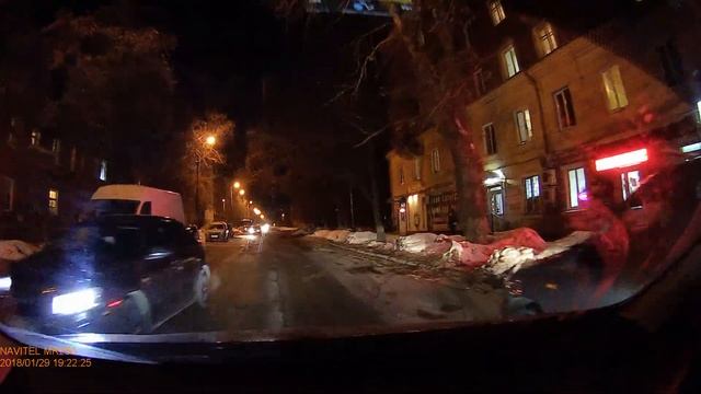 Зеркало заднего вида с видеорегистратором NAVITEL MR250 DVR - ночная съёмка, основная камера смотреть онлайн