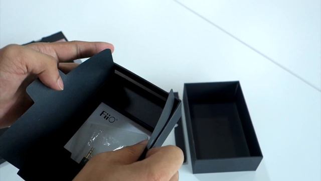 FiiO A5 Headphones amplifier Unboxing смотреть онлайн