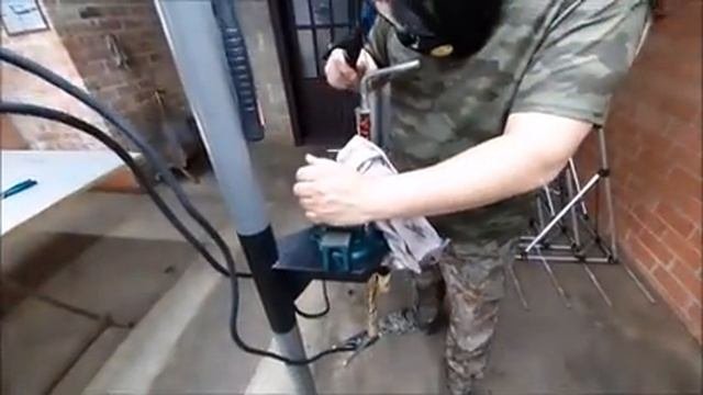 MANIA как выкрутить дульную насадку, которая заржавела.