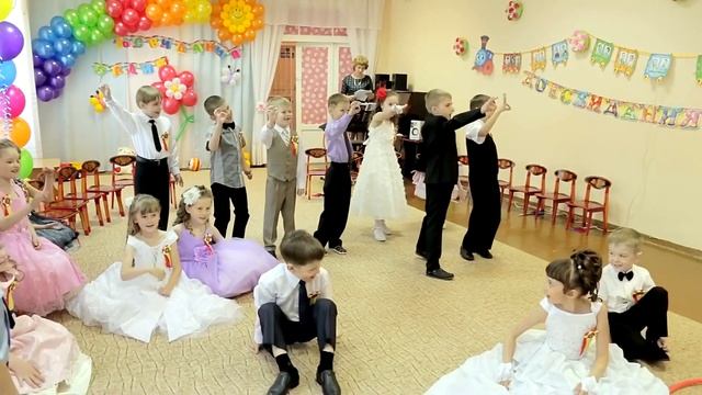 Интересный выход выпускников в детском саду