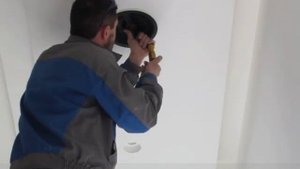 Монтаж потолочных колонок Bowers & Wilkins