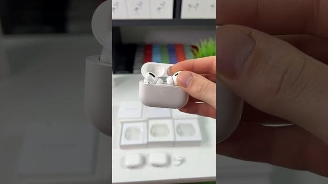 Можно ли зарядить свои AirPods в другом кейсе? ?