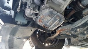 2005 Scion xa oil pan & oil pick up tube replacement (part 1)