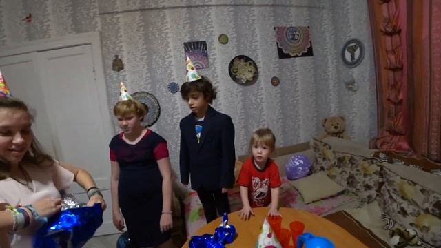 Дни рождения Коли и Вероники. Большим деткам-большие подарки:) смотреть онлайн