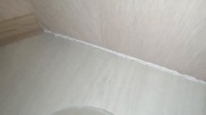 Акриловый герметик Roof Complect: плинтус