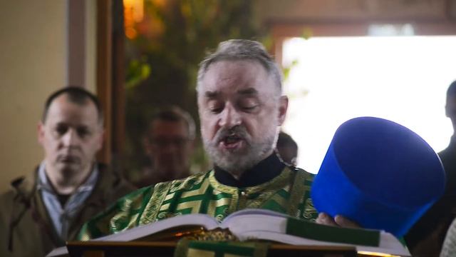 Литургию в Успенском Зилантовом монастыре Казани в праздник Святой Троицы