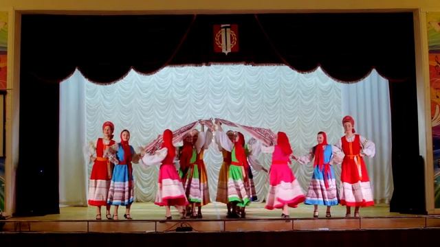 группа "Сударушка" образцового хореографического коллектива "Солнышко": Воротца смотреть онлайн
