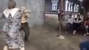 Пьяная деревня - танцует.