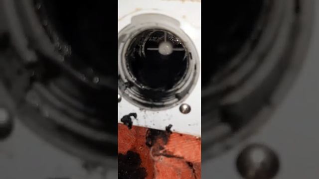 Почему нужно проверять карманы перед стиркой? Серебряная цепочка в сливной системе стиральной машин смотреть онлайн