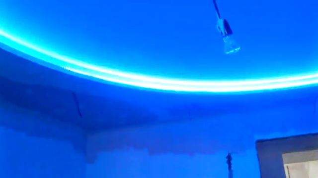 Потолок из Гипсокартона со светодиодной подсветкой Полукруг смотреть онлайн