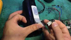 DIY - JBL Flip 5 doesn't turn on and charge - Repair And Rework