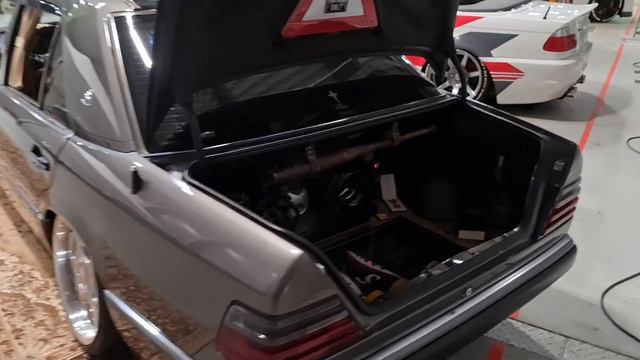 Mercedes Benz W124 Maybach exploration