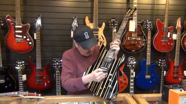David talks about the Schecter Synyster смотреть онлайн