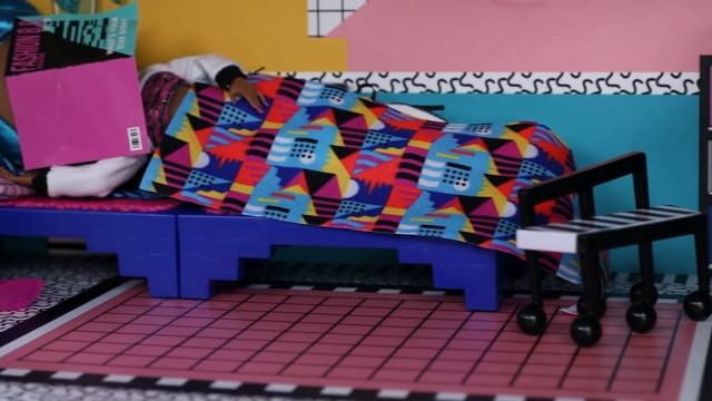 EXCLUSIVE Tour of the O.M.G House with Boss Queen! | L.O.L. Surprise! смотреть онлайн