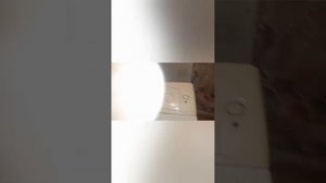 Стиральная машина Аристон набирает воду ,и начинает сливать .