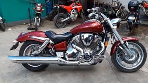 2002 Honda VTX1800C Walk-around and Exhaust sound