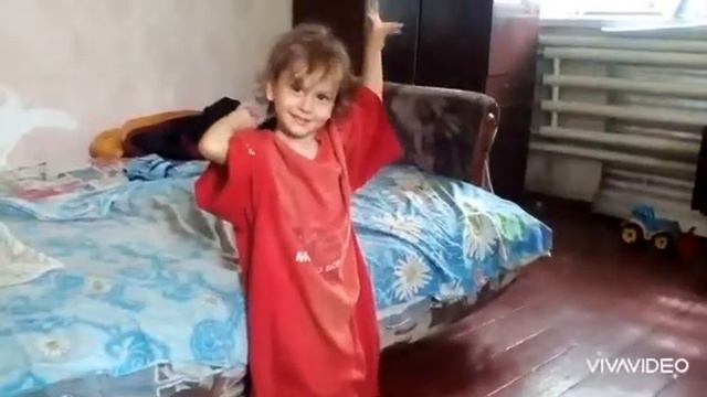 Vlog 5.09.20 Дима не хочет спать,примеряет папину одежду,делает бардак,просит мультик смотреть онлайн