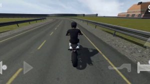 играю в игру про мотоциклы,много мото (Wheelie life 2)