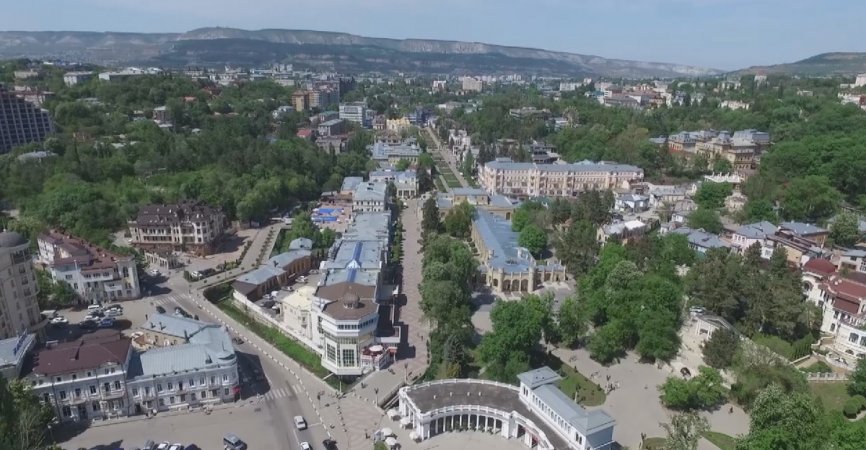 Мэрия Кисловодска намерена заняться беспризорными коровами на улицах курорта