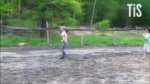 Самые смешные ПАДЕНИЯ снятые на камеру!