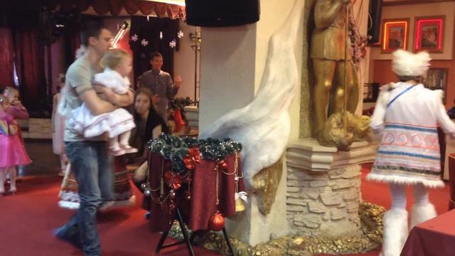 Елка для всей семьи от мастерской праздника S'MOLLY смотреть онлайн