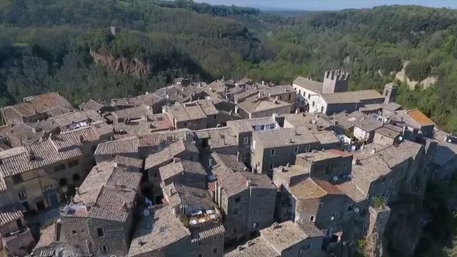Calcata - A flyover the town of Calcata, Viterbo, Italy смотреть онлайн